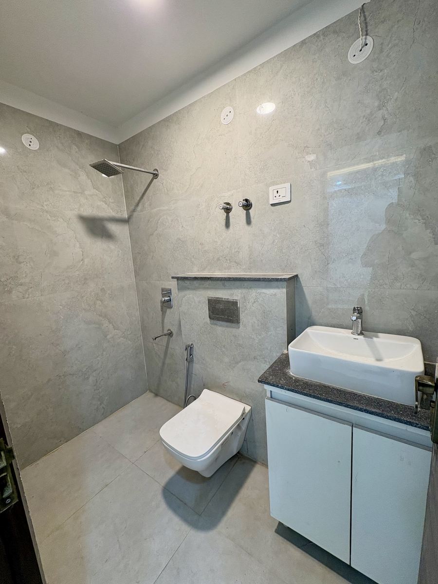 Washroom with Jaquar fittings at The Daffodils